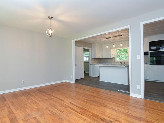 5th image of 2505 18th Ave E