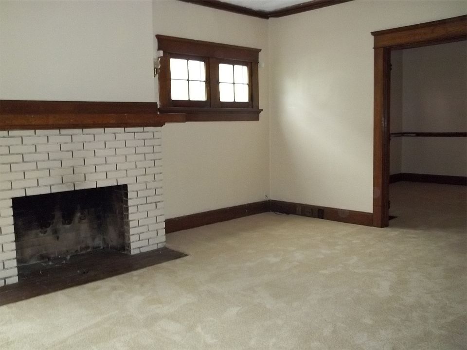 2nd image of 1331 Amherst Pl