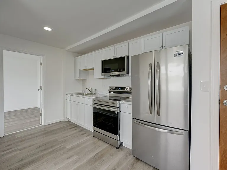 41 E High St #31 — Photo 4