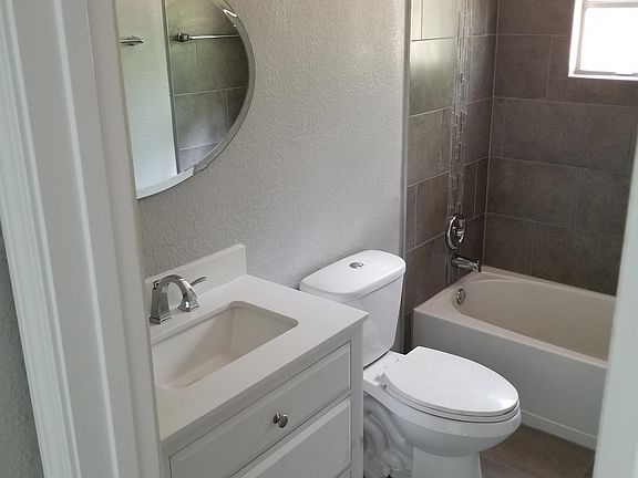 5th image of 1308 W 14th St #A