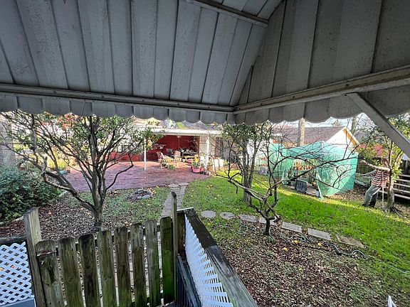 2nd image of 2300 Saint Vincent St #2300