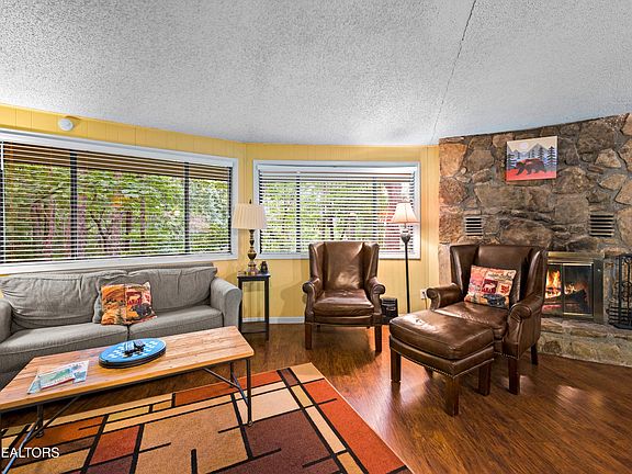 5th image of 1427 N Arbon Ln