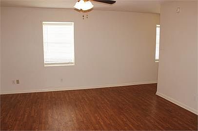 4th image of 1509 Wyandotte Ln APT A