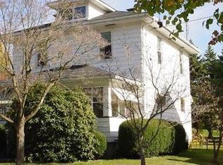 408 Rainey Ave, Grove City, PA 16127