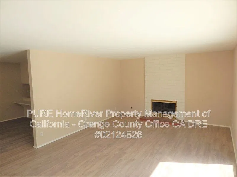 3 bed, 2.0 bath, 1280 sqft, $4,400 — Photo 3