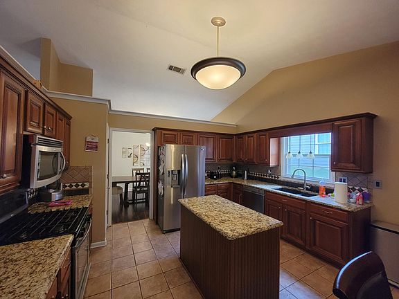 4th image of 260 Jones Bridge Place Cir