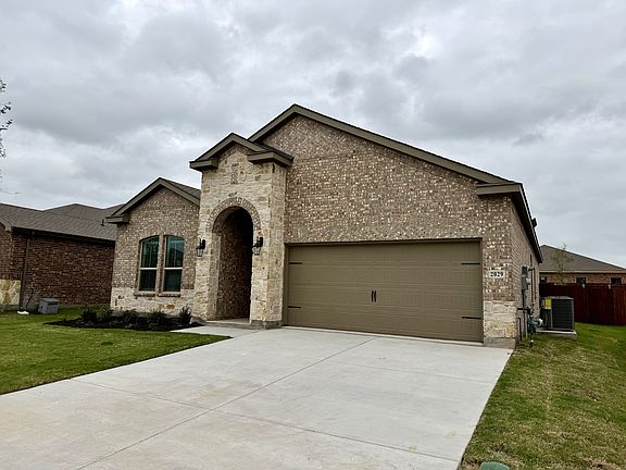 2nd image of 2029 Ozark Hills Ln