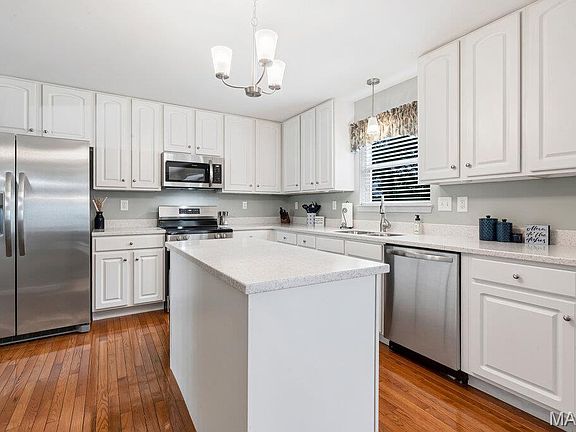 3rd image of 5916 Cardinal Creek Dr