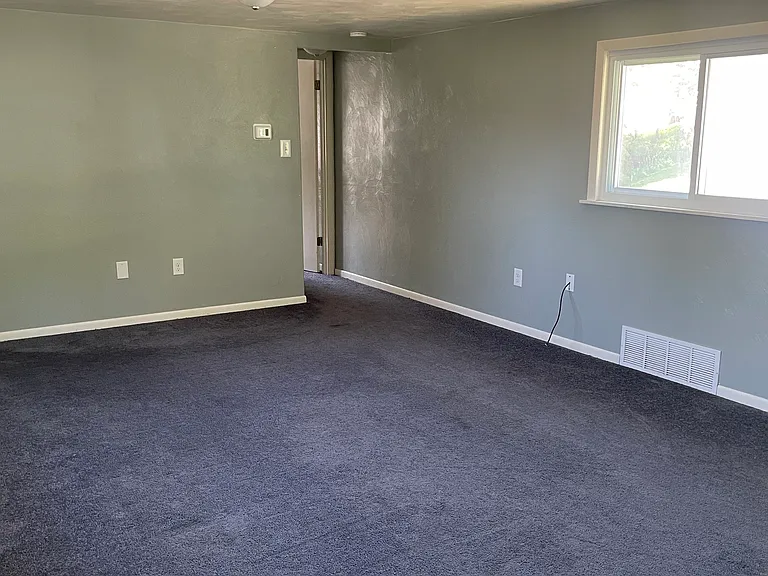 687 Cornell Dr — Photo 5