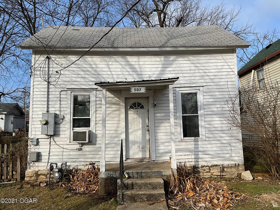 1st image of 507 E 6th St