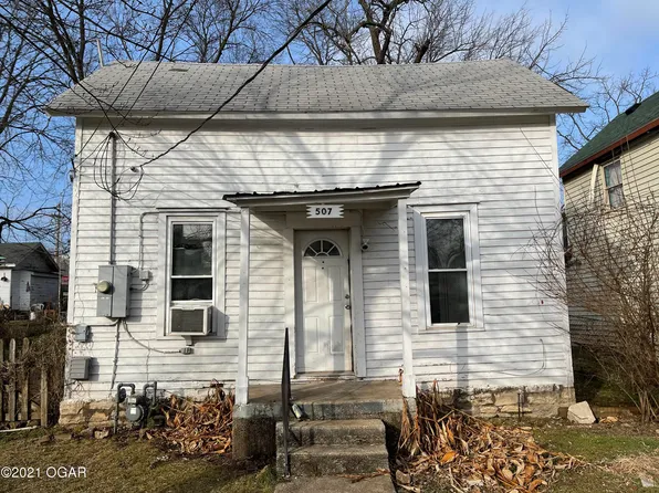 507 E 6th St, Carthage, MO 64836