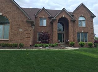 23705 Wintergreen Cir, Novi, MI 48374