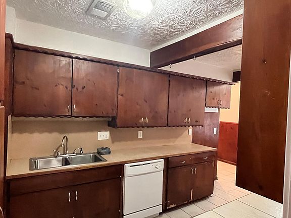 4th image of 301 W Francis Ave
