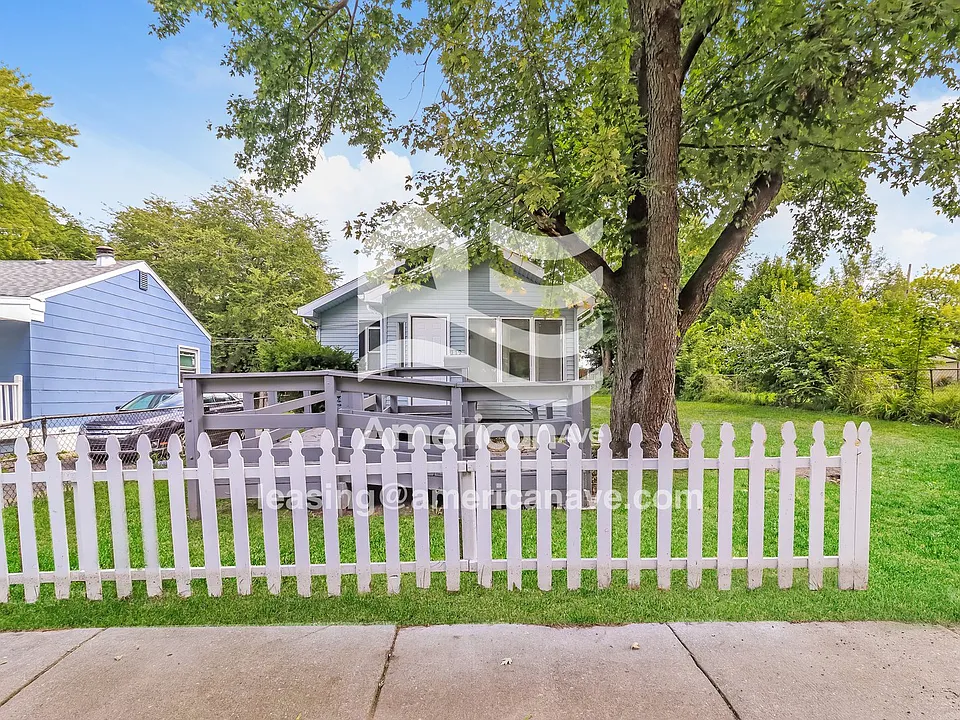 179 Russell St