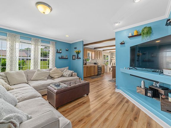 2nd image of 1186 Case View Rd