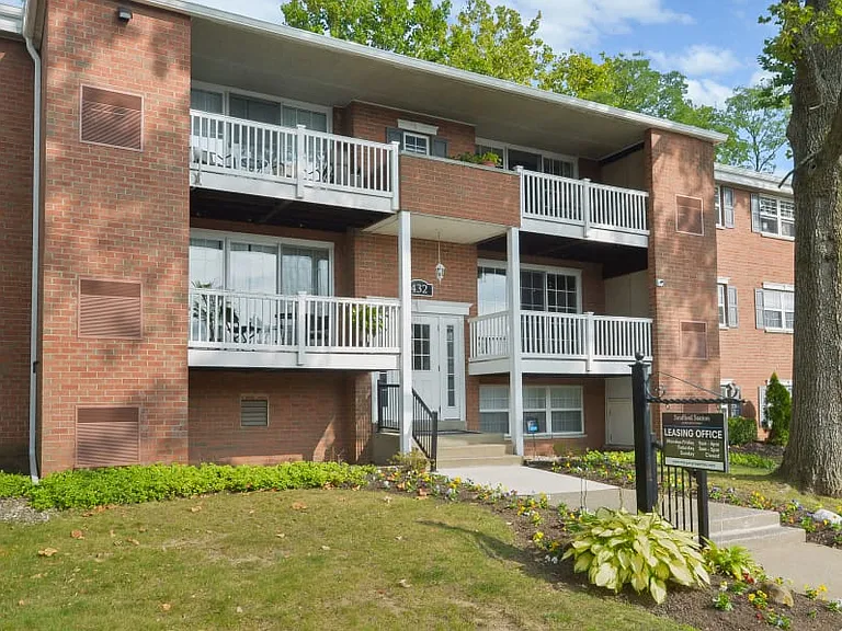 Strafford Station Apartment Homes — Photo 33