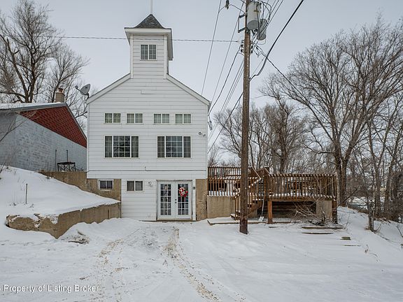 2nd image of 51 Main St