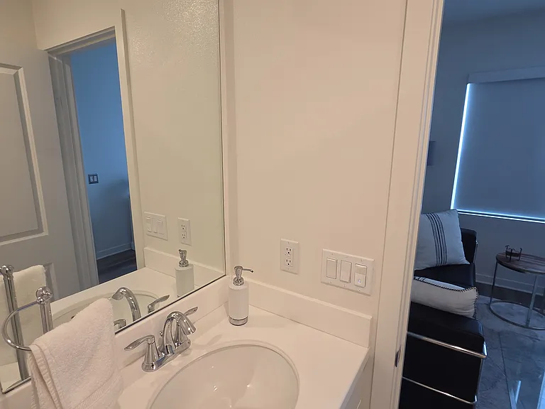 14172 Bay St — Photo 10
