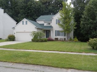 557 Cove View Dr, Waterford, MI 48327