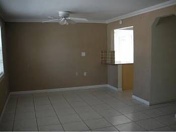 2nd image of 820 NE 60th St