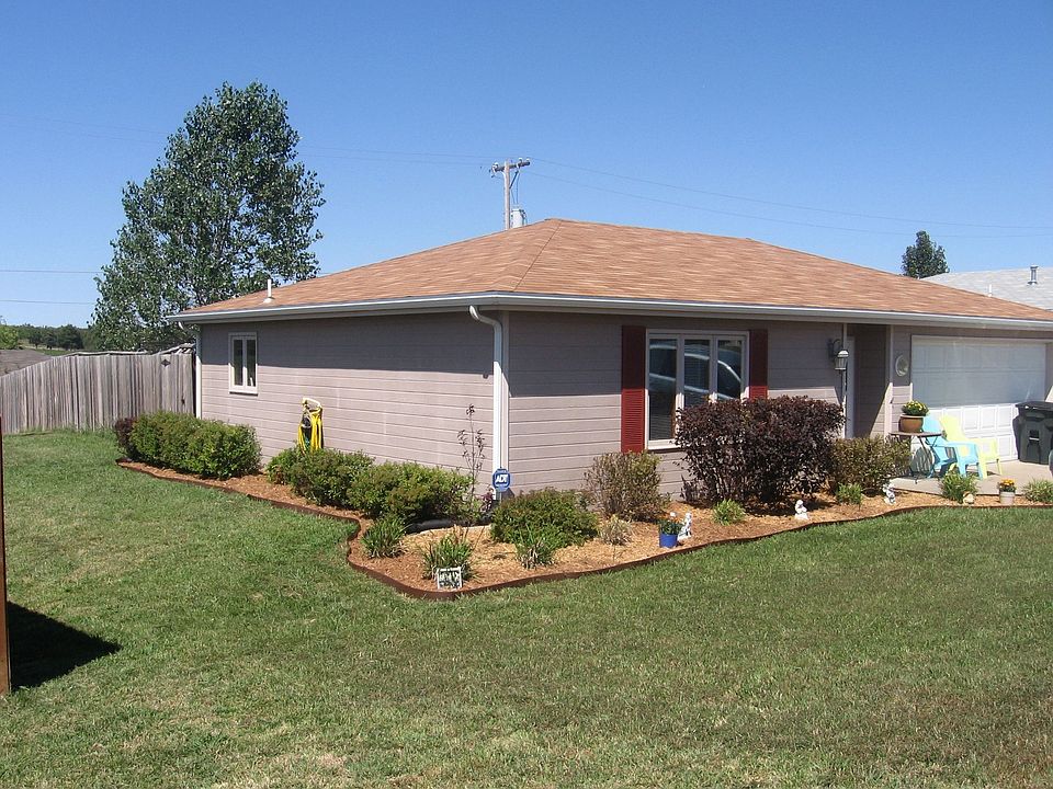 432 N Park St, Ogden, KS 66517 Zillow