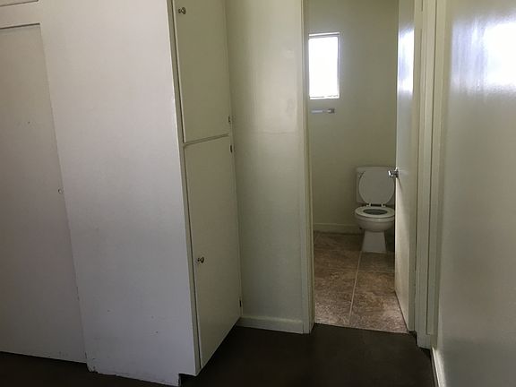 5th image of 3916-3930 Bryn Mawr Dr #3922