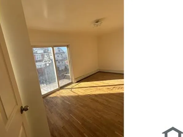 308 Beach 70th St #2, Arverne, NY 11692