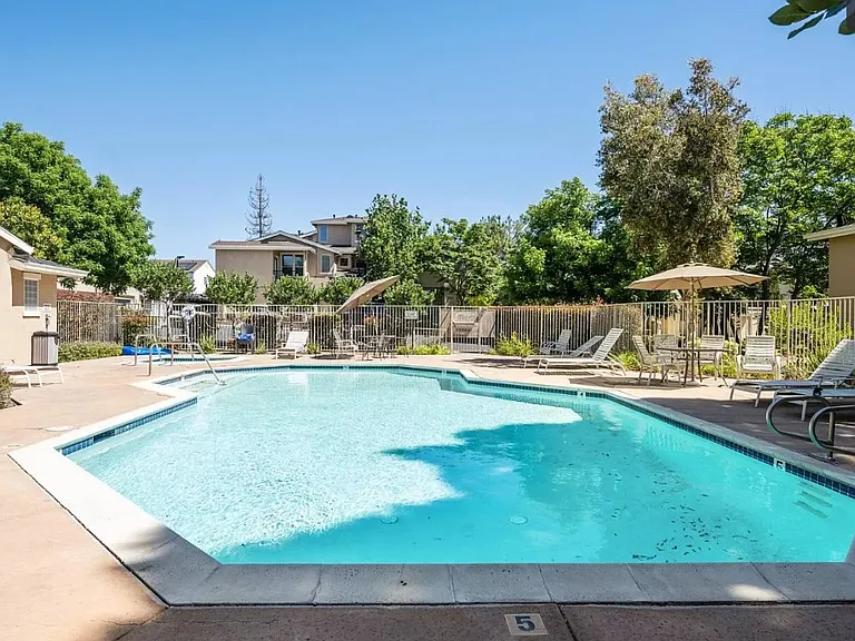 1079 Esparanza Way — Photo 6