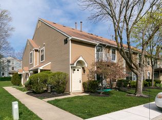204 Derry Hill Ct, Mount Laurel, NJ 08054