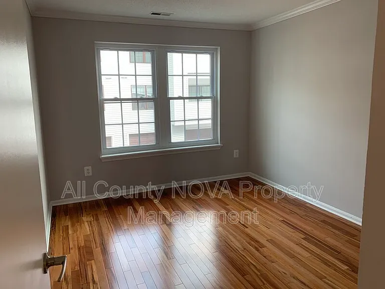 1611 Carriage House Ter #D — Photo 8