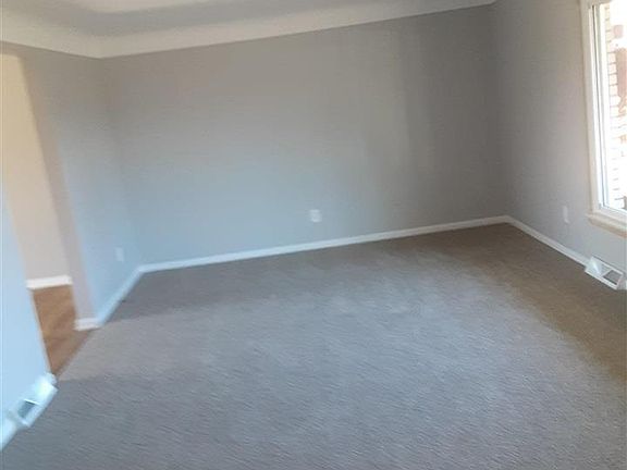 5th image of 23 Brian Scott Pl