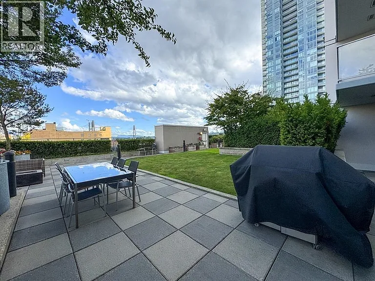 668 Columbia St #1011 — Photo 6