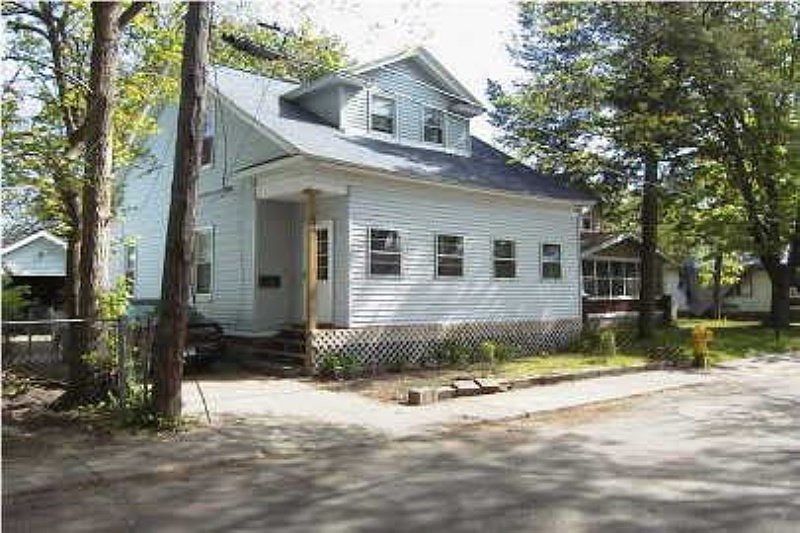 1st image of 839 Gibson Pl SE