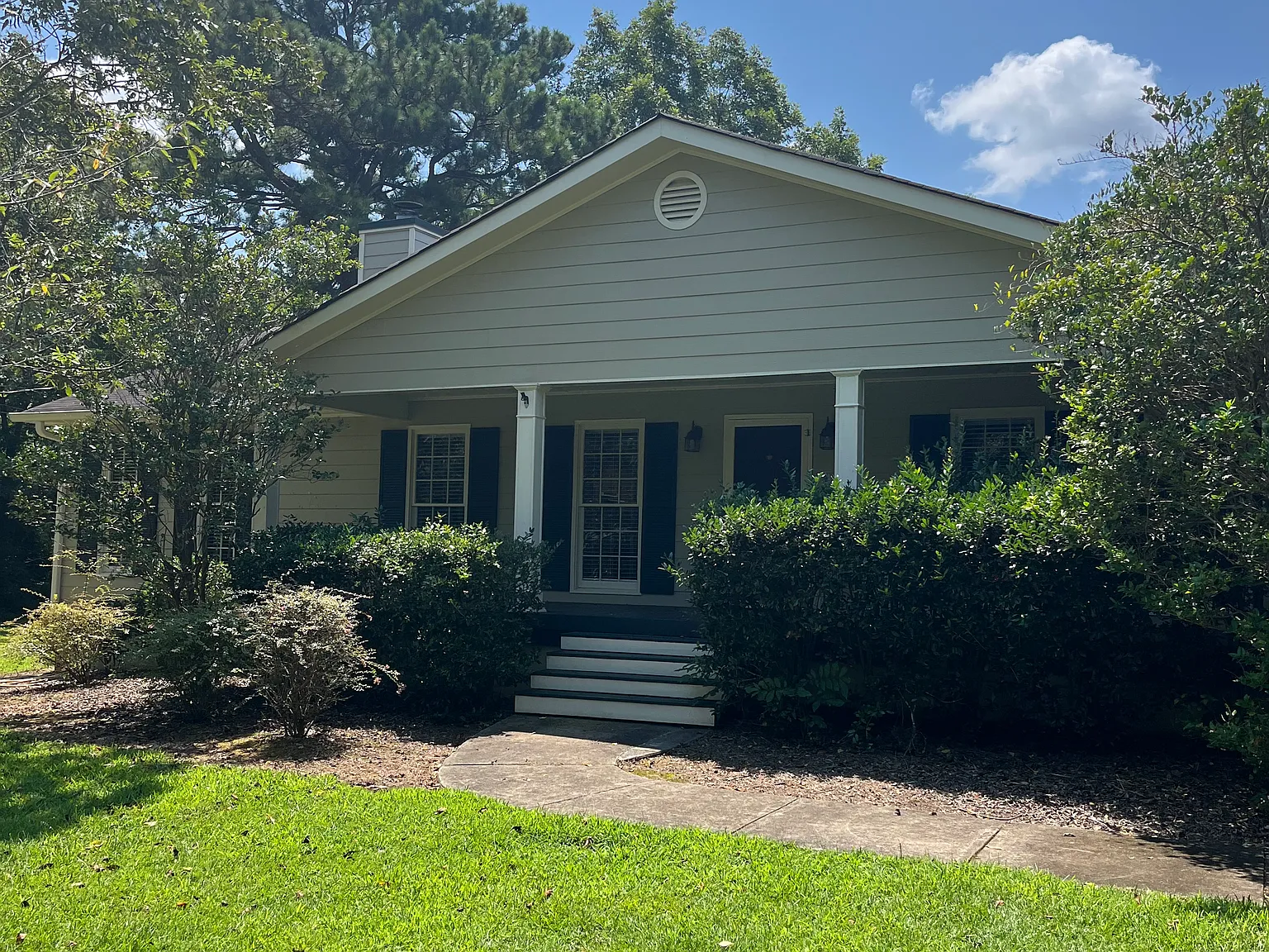 3 bed, 1800 sqft, $2,200 — Photo 1