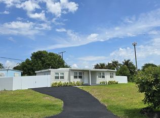 591 Seagrape Rd, Lake Worth, FL 33462
