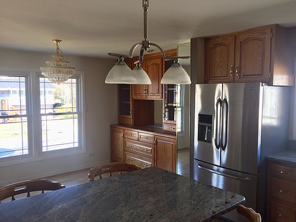 4th image of 309 Plymouth Ln