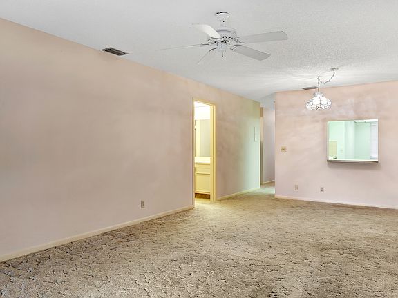 4th image of 5939 Forest Hill Blvd APT 203