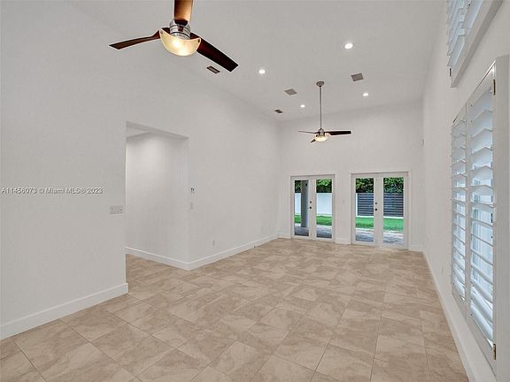 5th image of 228 Westwood Dr