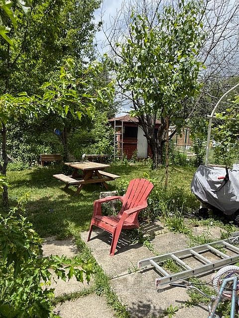 2nd image of 3777 Keenan Cres