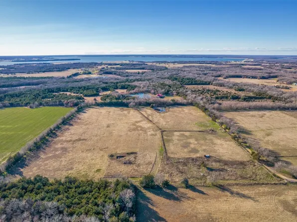 601 County Road 2720, Honey Grove, TX 75446