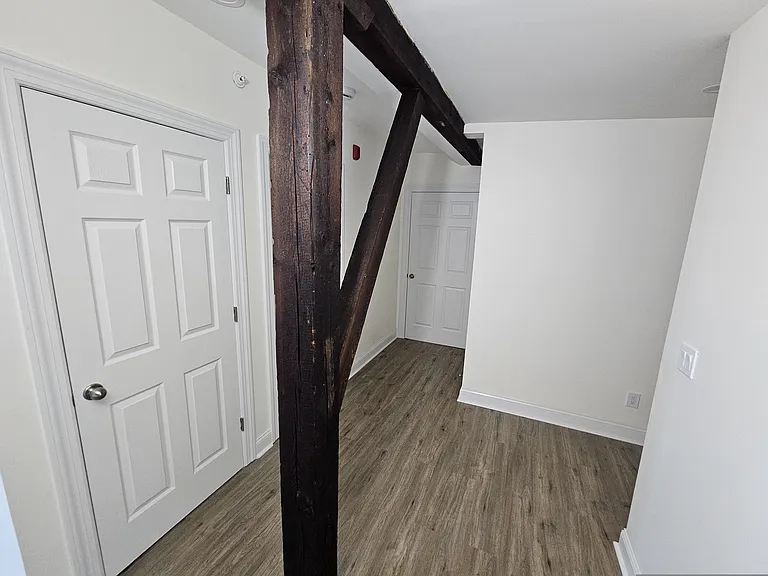 406 Main St #4 — Photo 12