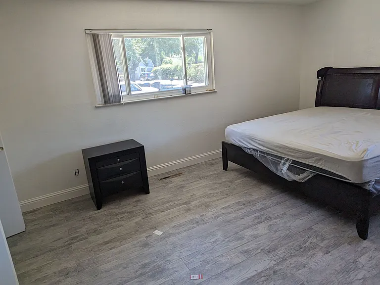 5843 E Parkside Dr — Photo 2