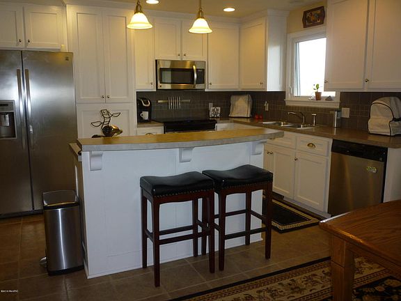 3rd image of 2303 Mary Beth Ln