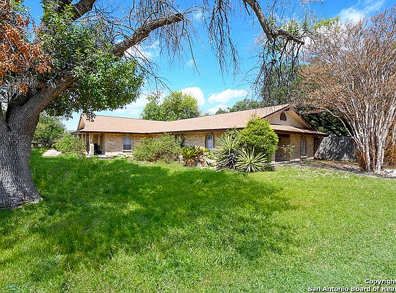 3rd image of 4902 N Parkcrest Dr