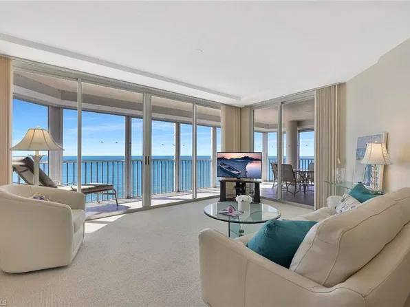 9577 Gulf Shore DR #704, NAPLES, FL 34108