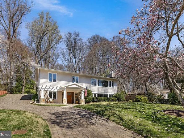 6302 Beachway Dr, Falls Church, VA 22044