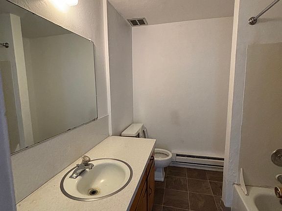 4th image of 310 Moonlite Dr