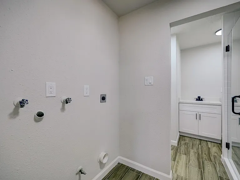 9723 Galston Ln — Photo 15