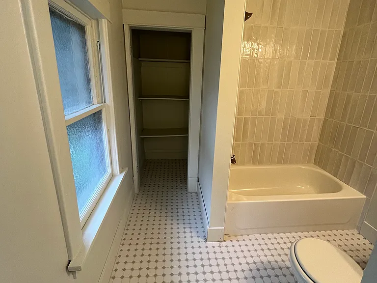 1125 Allen St — Photo 8