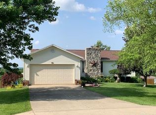 886 W Pekin Rd, Lebanon, OH 45036